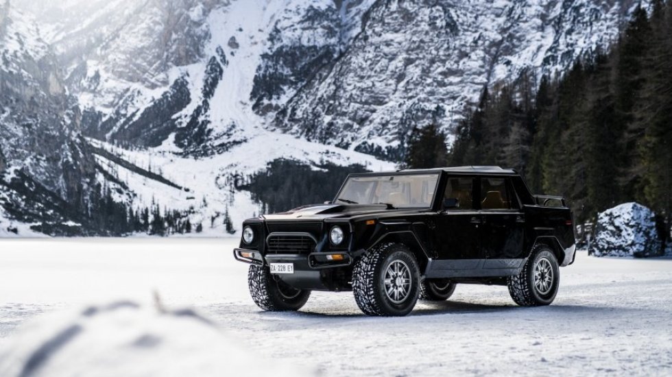 Lamborghini LM002 