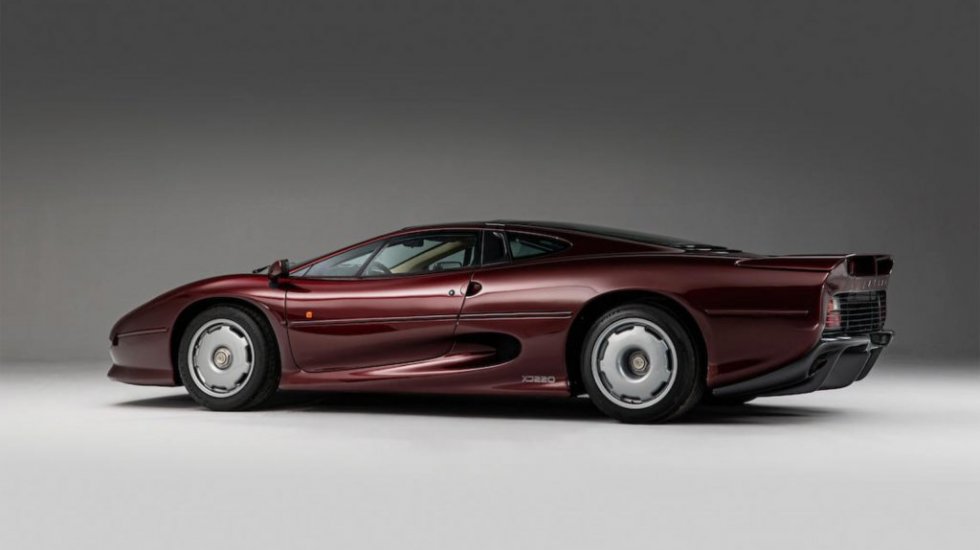 The forgotten supercar: 1993 Jaguar XJ220, £460,000