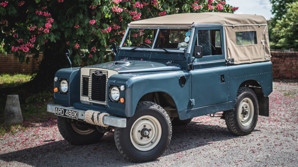 Land Rover Defender 1948-2015